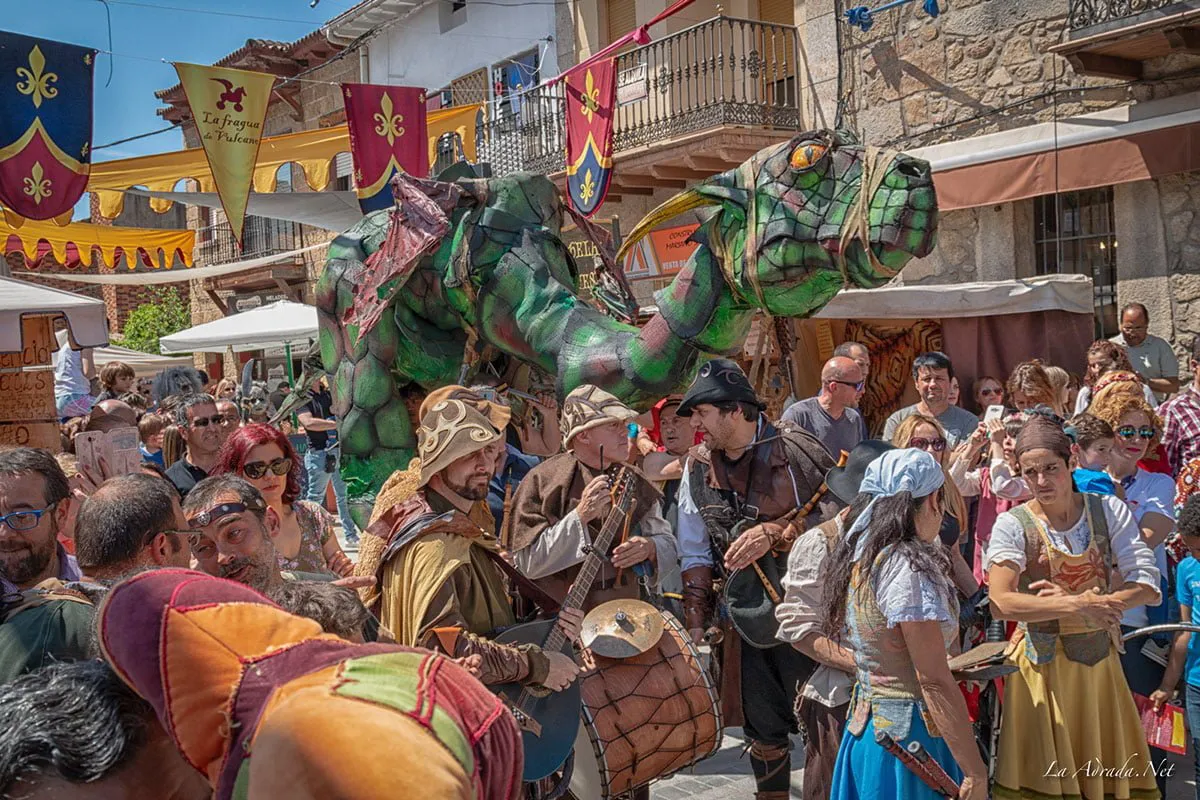 xviii-mercado-medieval-de-la-adrada_46996878904_o