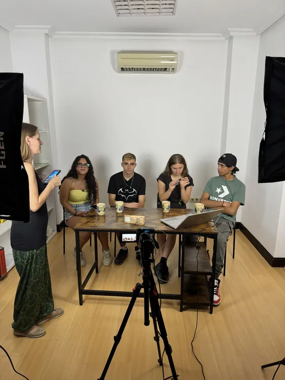 DOS jovenes podcast y lucy